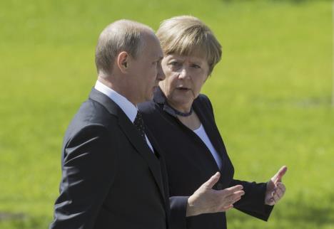 vladimir-putin-i-angela-merkel-10.05.2015.jpg