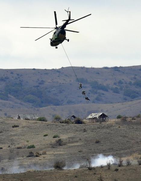 helikopter-makedonija-makedonska-armija.jpg