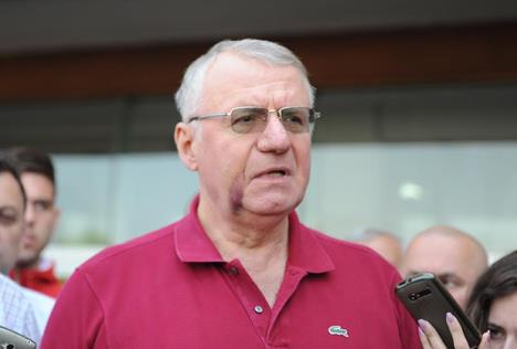 vojislav-seselj-palata-pravde.jpg