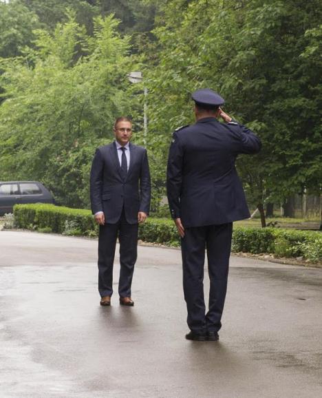 nebojsa-stefanovic-policija-sremska-kamenica.jpg