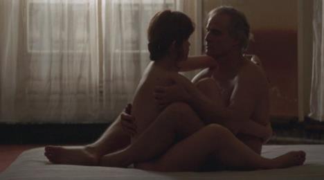 Порно бейне ойындарын ойнайтын қыздар