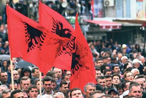 aleksandar-vucic-tirana-edi-rama-albanija-protest.jpg