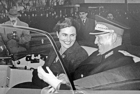 josip-broz-tito-jovanka-broz.jpg