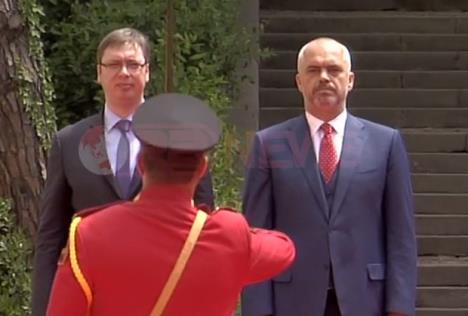 vucic-himna-tirana.jpg