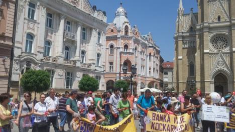 efektiva-prostest-svajcarci-zaduzenje-kredit.jpg