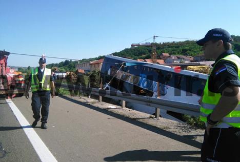 autobus-saobracajna-nesreca-bubanj-potok-beograd.jpg