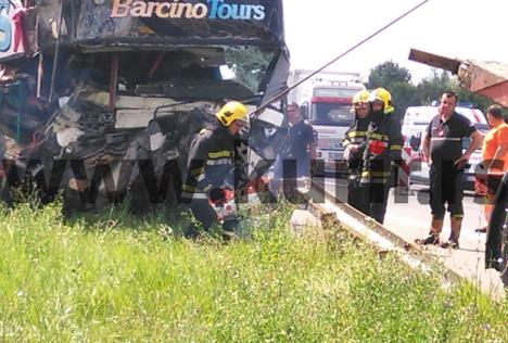 izvlacenje-autobusa-nesreca-bubanj-potok-beograd.jpg