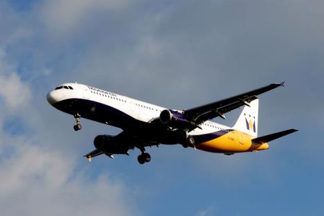 avion-monarch-airlines.jpg