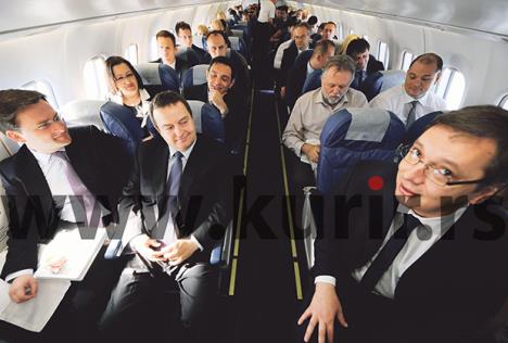 aleksandar-vucic-srbija-madjarska-letz-avion-spavanje.jpg