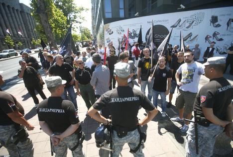 vojislav-seselj-radikali-protest.jpg