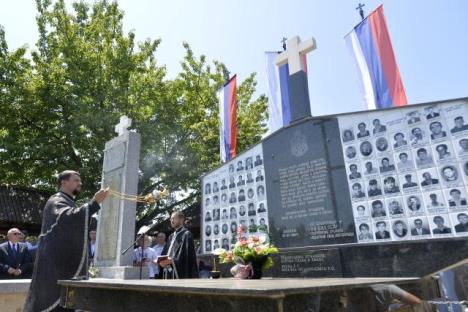 srebrenica-srpske-zrtve-groblje-pomen-23-godine.jpg