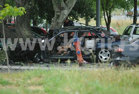 bezanijska-kosa-eksplozija-automobil-dragan-jelinovic.jpg