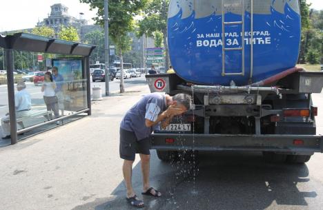 cisterna-s-vodom-beograd-07.07.2015.jpg