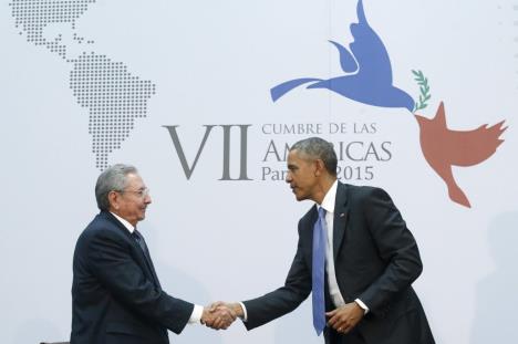 raul-kastro-i-barak-obama-panama-siti-11.04.2015.jpg