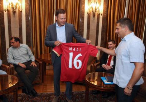 sinisa-mali-nikola-nikodijevic-uefa-sastanak.jpg