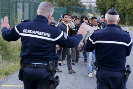 migranti-izbeglice-kale-evrotunel-29.07.2015.jpg