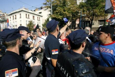 seselj-protest-zastava-oluja.jpg