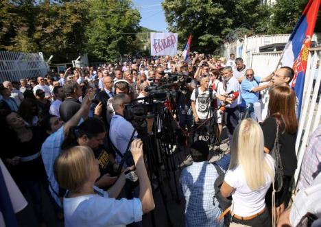 protest-podrska-oliver-ivanovic-kosovska-mitrovica.jpg