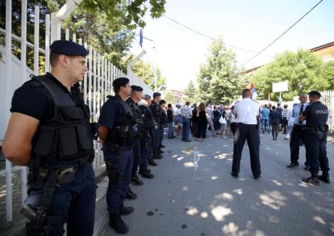 protest-podrska-oliver-ivanovic-kosovska-mitrovica.jpg