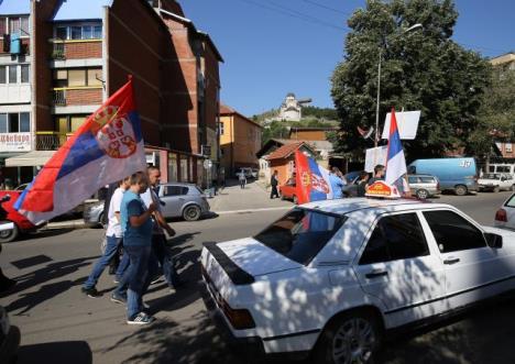 protest-podrska-oliver-ivanovic-kosovska-mitrovica.jpg