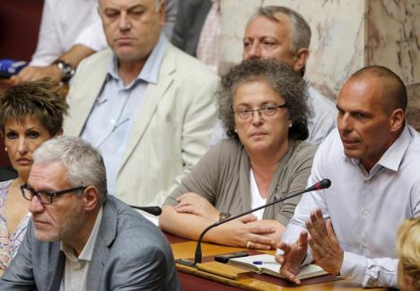 grcka-atina-parlament-rasprava-janis-varufakis.jpg