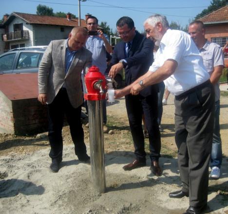 goran-vesic-vrbovno-vodovod-otvaranje.jpg