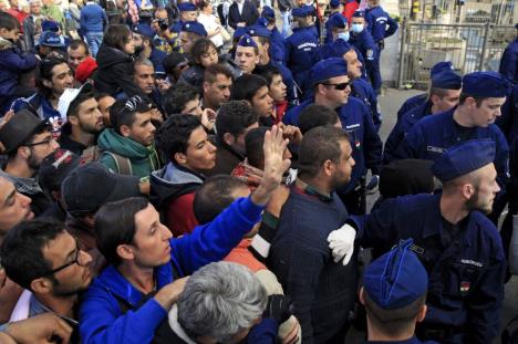 migranti-keleti-madjarska-voz-policija.jpg