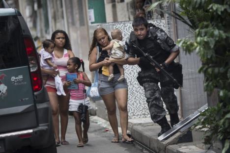 favela-brazil-rio-de-zanerio.jpg