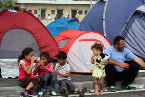 horgos-migranti-pevaju-protest.jpg