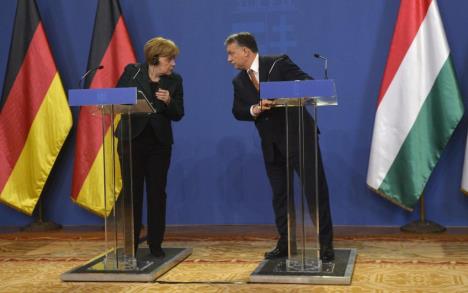 angela-merkel-viktor-orban-fonet-ap-2015.jpg