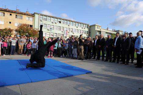 defile-policije-ub-nebojsa-stefanovic.jpg