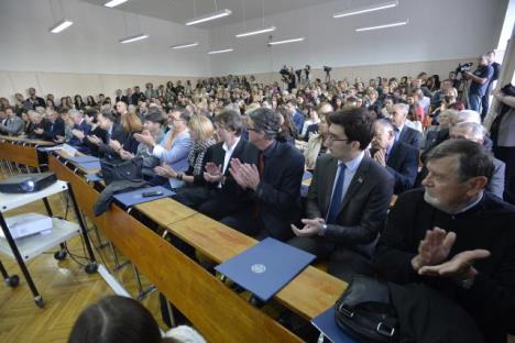 tomislav-nikolic-aleksandra-vranes-filoloski-fakultet.jpg