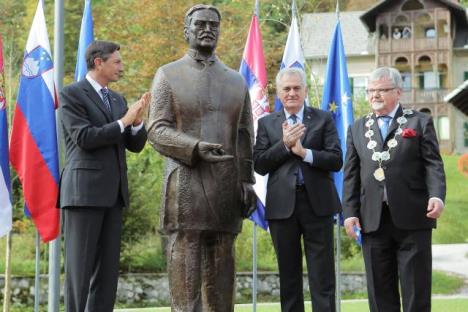 borut-pahor-tomislav-nikolic-janez-fajfara-tanjug.jpg