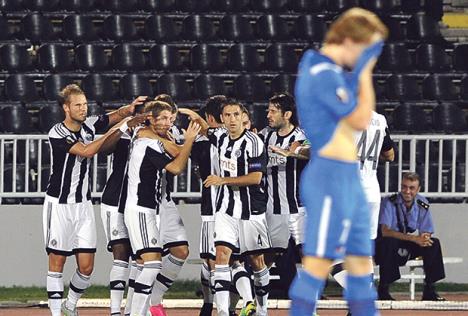 milos-vazura-partizan-igraci-fudbaleri-kupivina.jpg