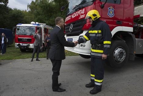 stefanovic-defile-policija-nis.jpg