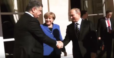 vladimir-putin-petro-porosenko-rukovanje.jpg