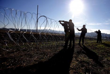 slovenija-hrvatska-granica-ograda-izbeglice-migranti.jpg