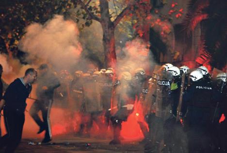 crna-gora-protesti.jpg