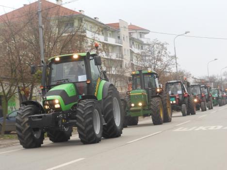 kikinda-traktoristi-protest.jpg