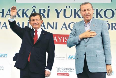 ahmet-davutoglu-i-tajip-erdogan.jpg