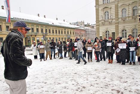 dva-minuta-tisine-protest.jpg