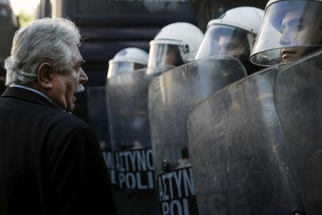 atina-policija-sukobi-demonstracije.jpg