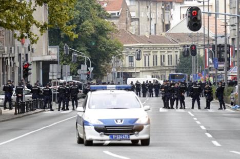 policija-gej-parada.jpg