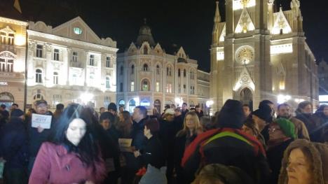 novinari-ne-klece-protest-novi-sad.jpg