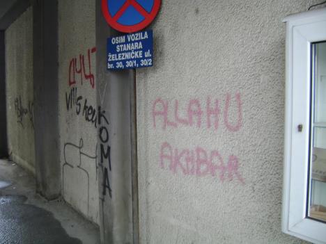 cacak-alahu-akbar-grafit.jpg