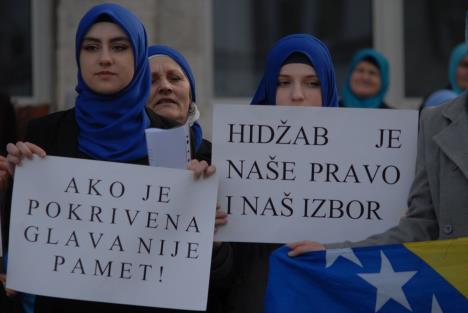 hidzab-protesti-bih.jpg