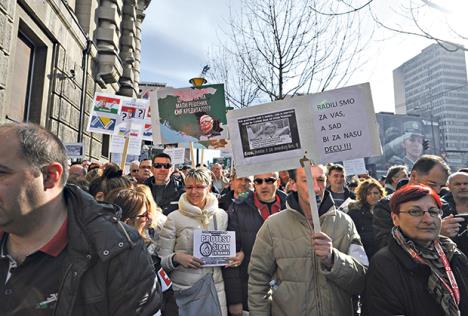 protest-krediti-u-svajcarcima.jpg