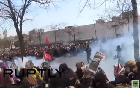 zaman-turska-policija-demonstracije.jpg