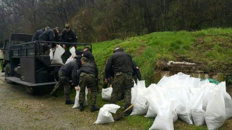 zandarmerija-poplave-srbija-pomoc.jpg