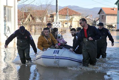 poplave-bujice-nasipi-pomoc.jpg